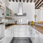 611 Precheurs - Superb In Apartment *