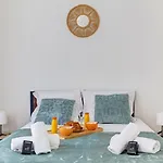 Apartment 611 Precheurs - Superb In Paris